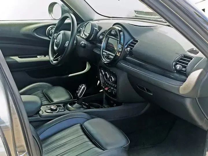 Usado Mini Cooper Clubman Sport 136 HP (100 kW) 2018 Cinzento Carrinha