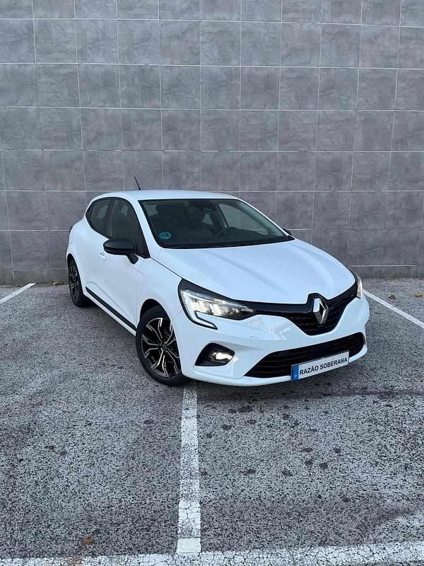 Branco Usado 2022 Renault Clio V Evolution | € 16.990 (Preço justo) - Imagem 1/4
