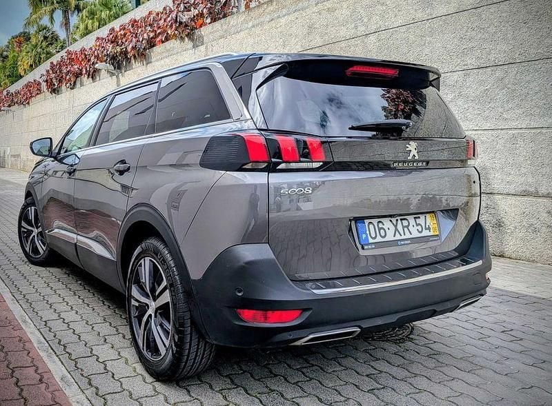 Usado Peugeot 5008 GT-line 130 HP (95 kW) 2019 SUV