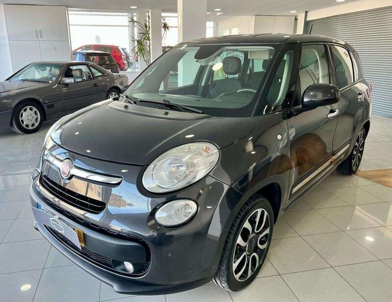 Cinzento Usado 2015 Fiat 500L Monovolume | € 9.990 (Preço justo) - Imagem 1/4