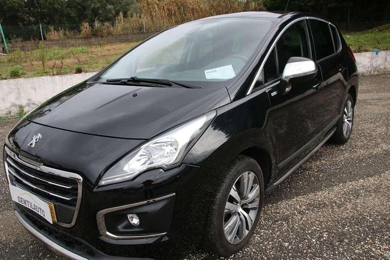 Usado Peugeot 3008 115 HP (84 kW) 2014 Preto Carrinha