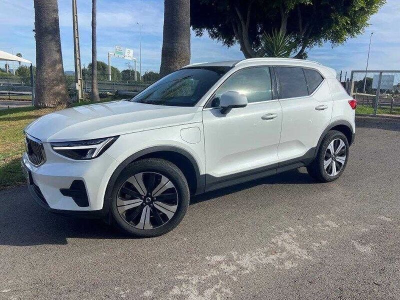 Branco Usado 2024 Volvo XC40 SUV | € 45.500 - Imagem 1/4
