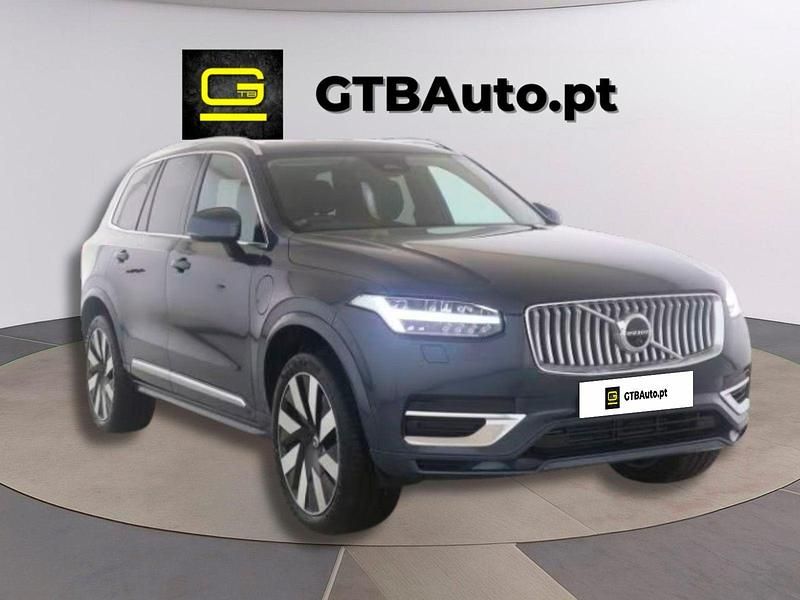 Azul Usado 2024 Volvo XC90 Plus SUV | € 62.499 - Imagem 1/4