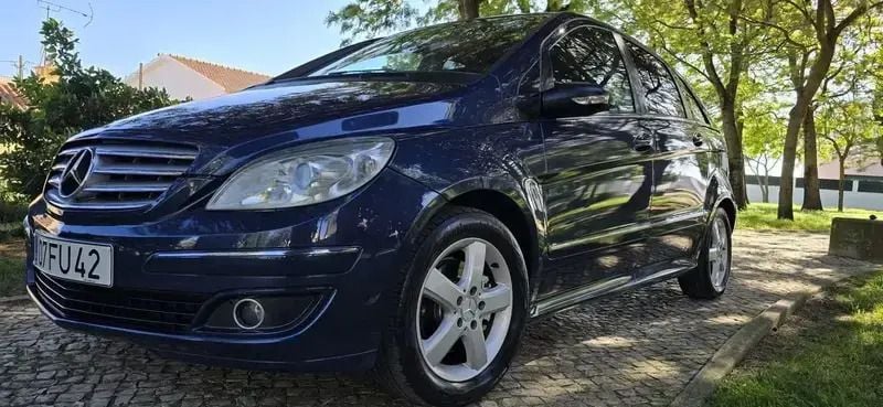 Azul Usado 2008 Mercedes B200 Monovolume | € 8.990 - Imagem 1/4
