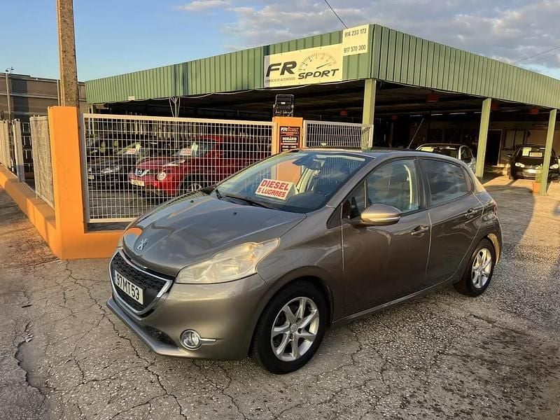 Cinzento platina Usado 2012 Peugeot 208 Active Citadino | € 6.950 (Bom preço) - Imagem 1/4