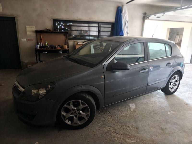 Usado 2005 Opel Astra Cosmo Sedan | € 2.850 (Preço justo) - Imagem 1/4