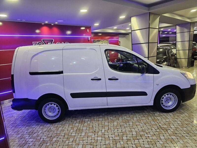 Usado Peugeot Partner Style 115 HP (84 kW) 2014 Branco Monovolume