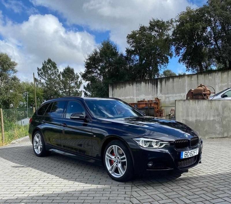Preto Usado 2017 BMW 330 Sedan | € 32.500 - Imagem 1/4