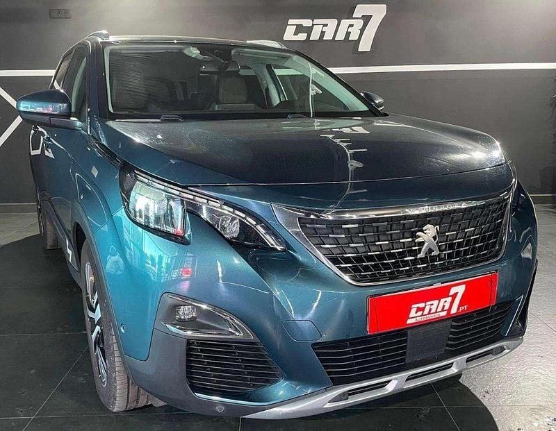 Usado Peugeot 5008 Allure 130 HP (95 kW) 2018 Verde escuro Monovolume