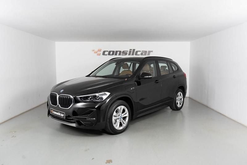 Preto Usado 2022 BMW X1 Luxury Line SUV | € 27.980 (Preço justo) - Imagem 1/4