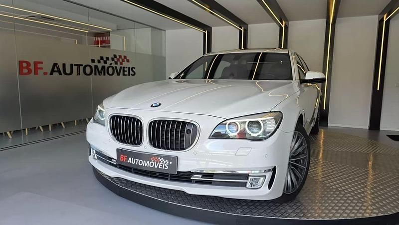 Branco Usado 2013 BMW 730L Exclusive Sedan | € 39.900 - Imagem 1/4