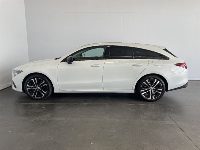 Usado Mercedes CLA180 Shooting Brake 116 HP (85 kW) 2023 Branco Carrinha