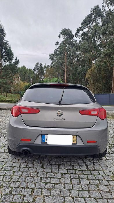 Usado Alfa Romeo Giulietta 105 HP (77 kW) 2011 Sedan