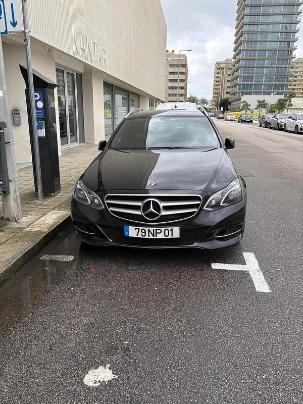 Preto Usado 2013 Mercedes E220 Carrinha | € 19.000 (Preço justo) - Imagem 1/4