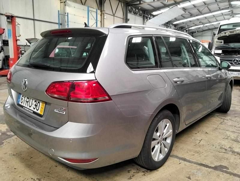 Usado VW Golf VII 110 HP (80 kW) 2016 Cinzento Carrinha