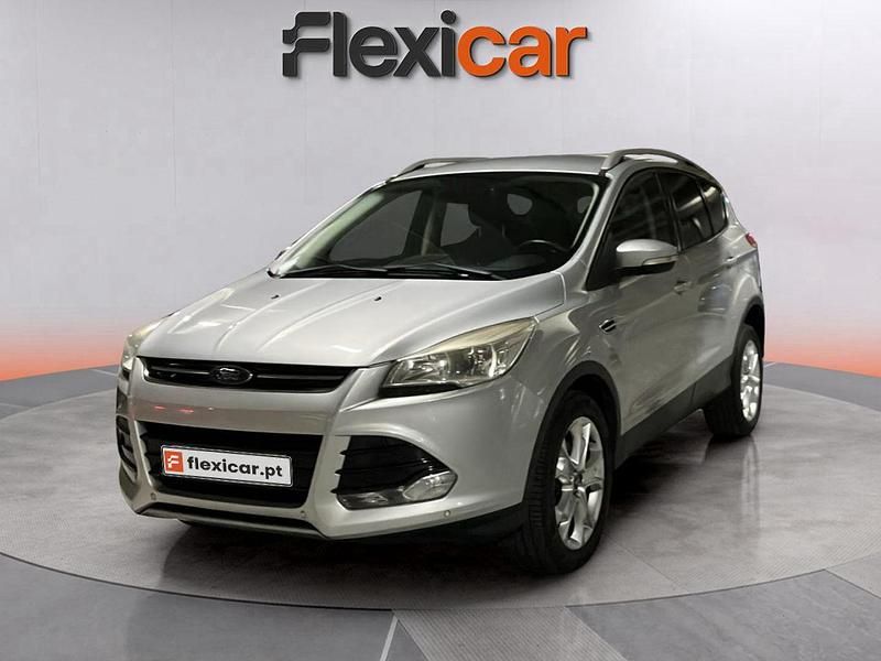 Cinza Usado 2016 Ford Kuga Titanium SUV | € 13.990 - Imagem 1/4