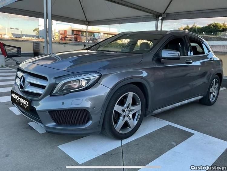 Cinza Usado 2016 Mercedes GLA200 AMG line SUV | € 19.990 (Bom preço) - Imagem 1/1