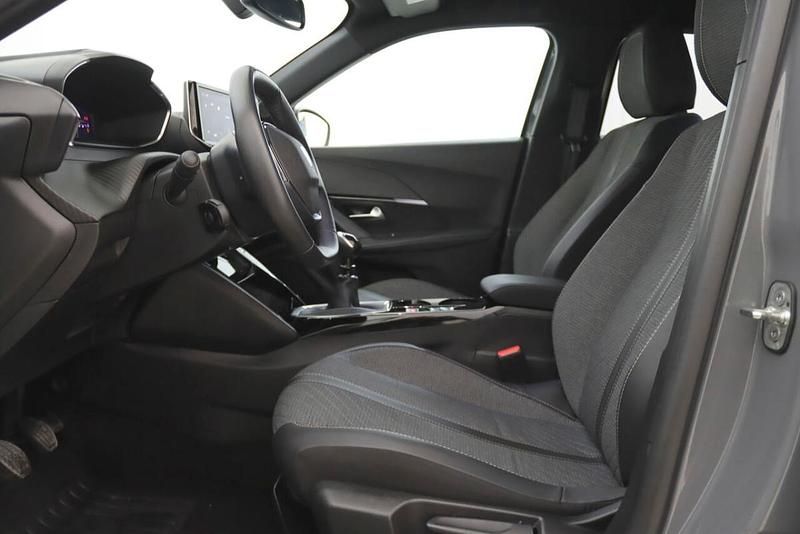Usado Peugeot 2008 100 HP (73 kW) 2025 Cinzento SUV