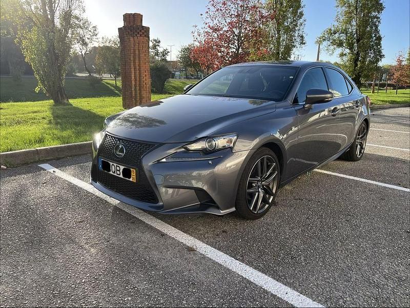 Usado 2015 Lexus IS300h Sedan | € 20.750 - Imagem 1/4