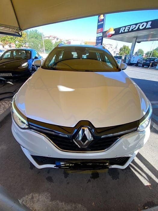 Usado 2022 Renault Mégane IV LIMITED Sedan | € 17.500 (Preço justo) - Imagem 1/4