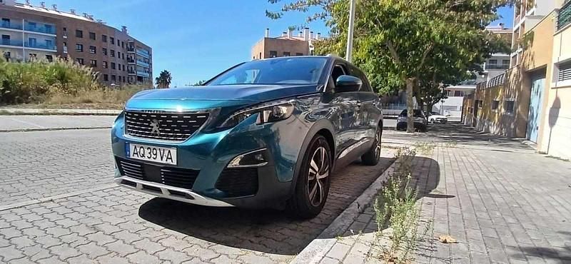 Usado Peugeot 5008 130 HP (95 kW) 2018 Verde SUV