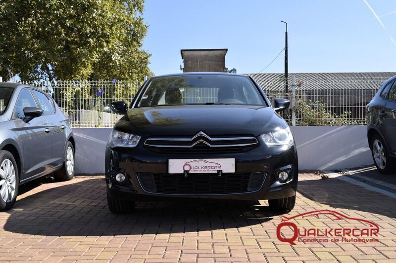 Usado Citroën C-Elysee I Exclusive 100 HP (73 kW) 2015 Preto Sedan
