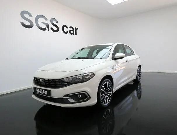 Branco Usado 2023 Fiat Tipo City Life | € 17.500 (Bom preço) - Imagem 1/4