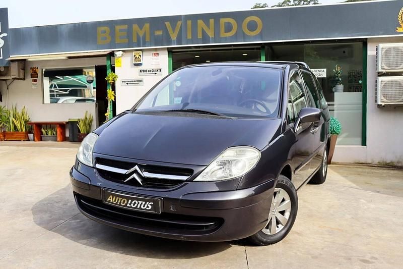 Cinza Usado 2004 Citroën C8 Monovolume | € 6.270 - Imagem 1/1