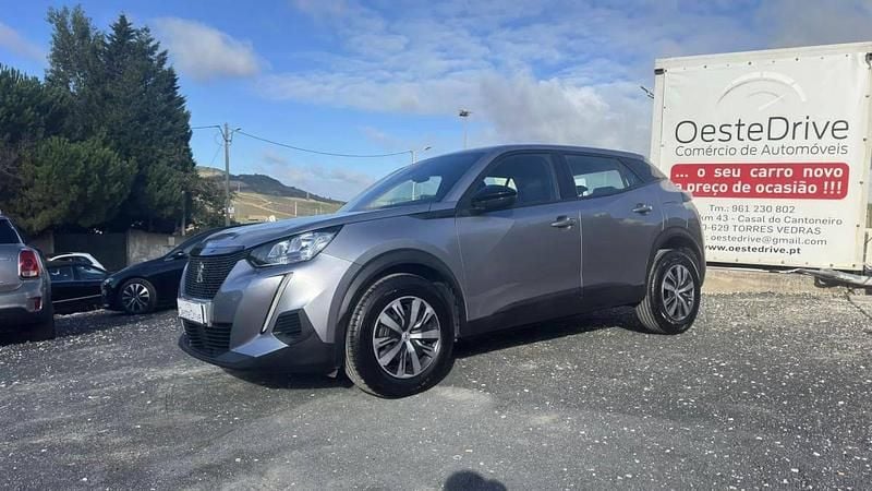 Usado Peugeot 2008 Active 102 HP (75 kW) 2023 Cinza prata SUV