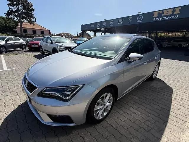 Cinzento Usado 2020 Seat Leon Style Citadino | € 16.900 (Preço justo) - Imagem 1/4