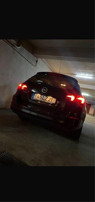 Usado Opel Astra 125 HP (91 kW) 2011