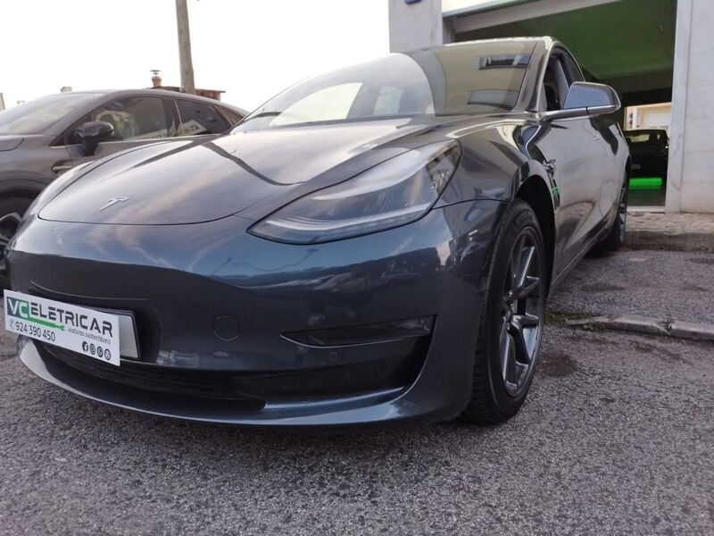 Cinza Usado 2020 Tesla Model 3 Long Range Sedan | € 29.500 (Preço justo) - Imagem 1/4