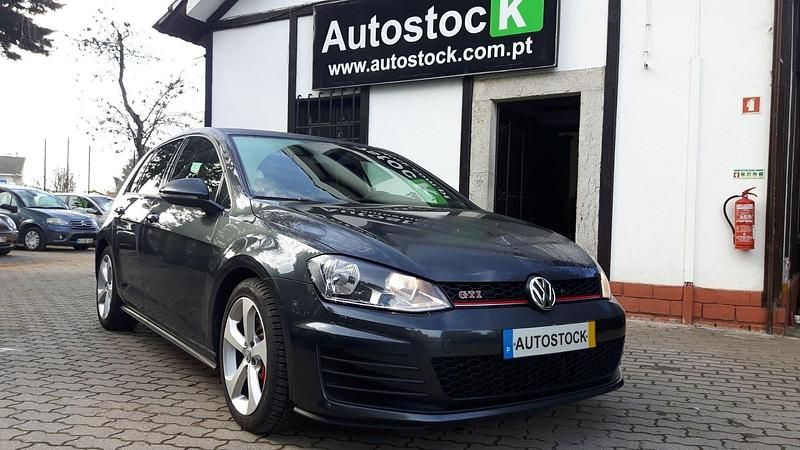 Cinza Usado 2014 VW Golf GTI Coupé | € 25.500 - Imagem 1/4