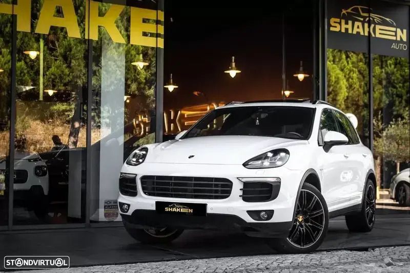 Branco Usado 2015 Porsche Cayenne S E-Hybrid SUV | € 49.990 - Imagem 1/4