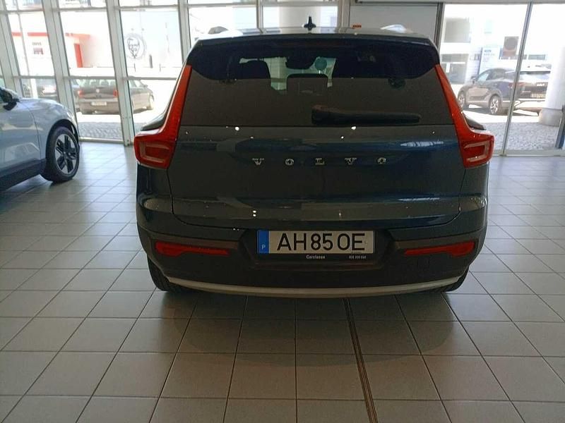Azul Usado 2021 Volvo XC40 SUV | € 29.900 (Caro) - Imagem 1/4