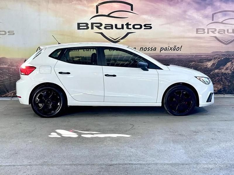 Usado Seat Ibiza Style 95 HP (69 kW) 2020 Branco Citadino
