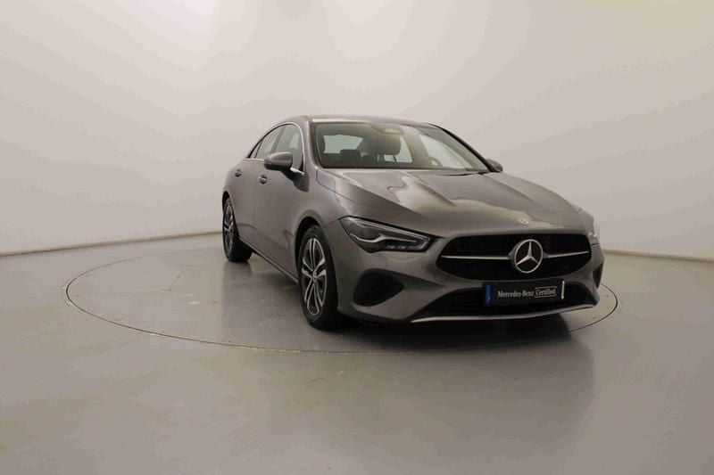 Cinzento Usado 2024 Mercedes CLA180 Sedan | € 36.490 (Bom preço) - Imagem 1/4