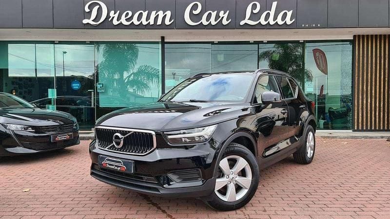 Preto Usado 2021 Volvo XC40 Momentum SUV | € 24.850 (Preço justo) - Imagem 1/4
