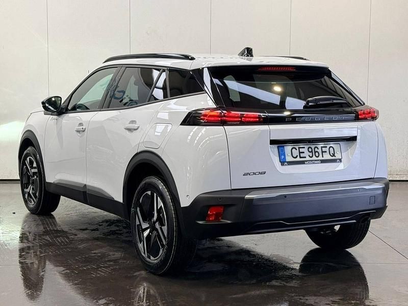 Usado Peugeot 2008 Allure 102 HP (75 kW) 2026 Branco SUV