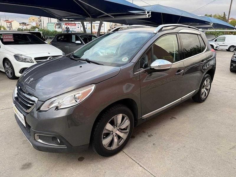 Cinza Usado 2015 Peugeot 2008 Allure SUV | € 10.990 (Bom preço) - Imagem 1/4