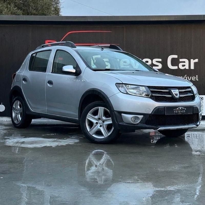 Usado Dacia Sandero 90 HP (66 kW) 2016 Cinza