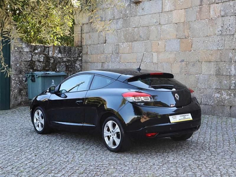 Usado Renault Mégane III 130 HP (95 kW) 2012 Preto Coupé