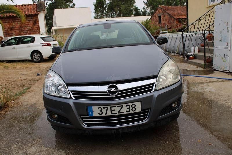 Usado 2007 Opel Astra Sedan | € 6.500 (Caro) - Imagem 1/4