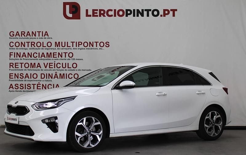 Branco Usado 2019 Kia Ceed Sedan | € 16.750 (Preço justo) - Imagem 1/4