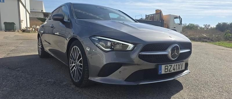Cinza Usado 2020 Mercedes CLA180 Shooting Brake Business Carrinha | € 25.250 (Preço justo) - Imagem 1/4