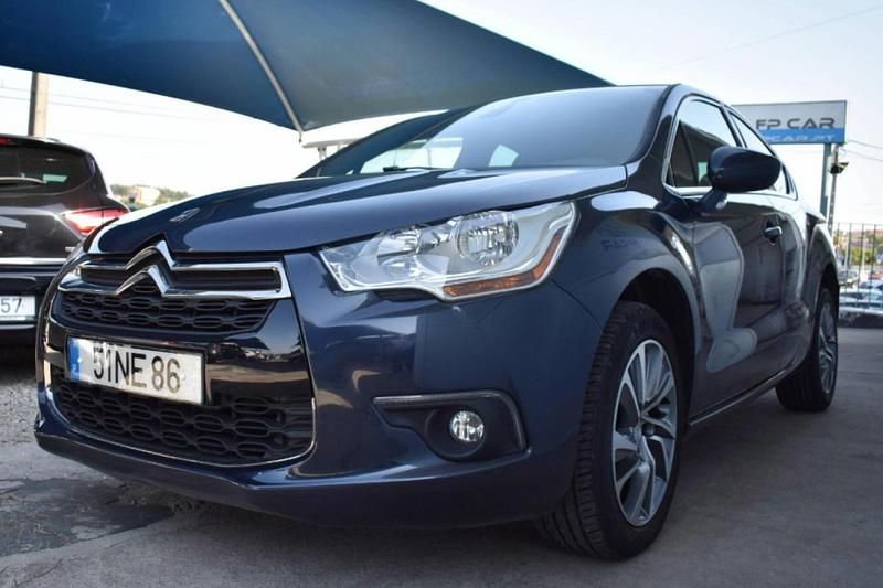 Azul Usado 2012 Citroën DS4 Citadino | € 9.950 - Imagem 1/4