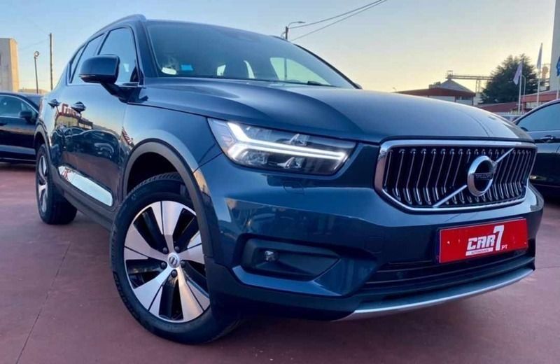 Azul escuro Usado 2021 Volvo XC40 Inscription SUV | € 38.750 - Imagem 1/4