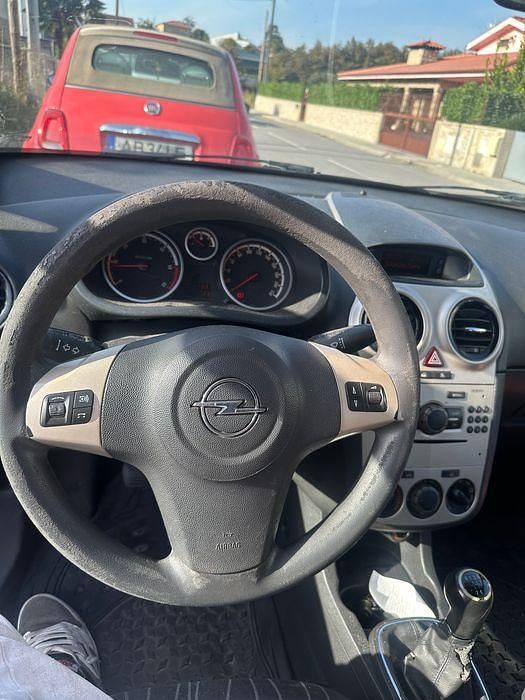 Usado 2008 Opel Corsa Sedan | € 3.300 (Bom preço) - Imagem 1/4