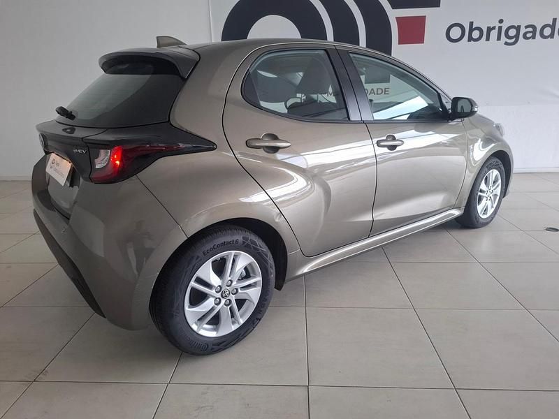 Usado Toyota Yaris Hybrid Comfort 115 HP (84 kW) 2024 Outro
