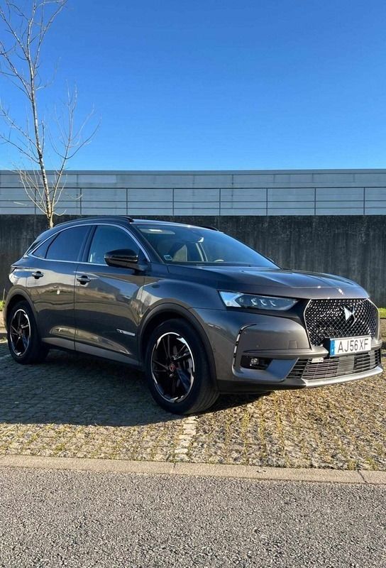 Cinzento Usado 2021 DS Automobiles DS7 Crossback SUV | € 29.900 - Imagem 1/4